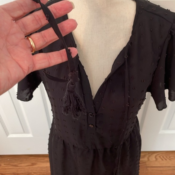 Elegant Black Maxi Dress Dokuritu Size Medium Flutter Sleeves Tie at Neck EUC - Picture 7 of 9